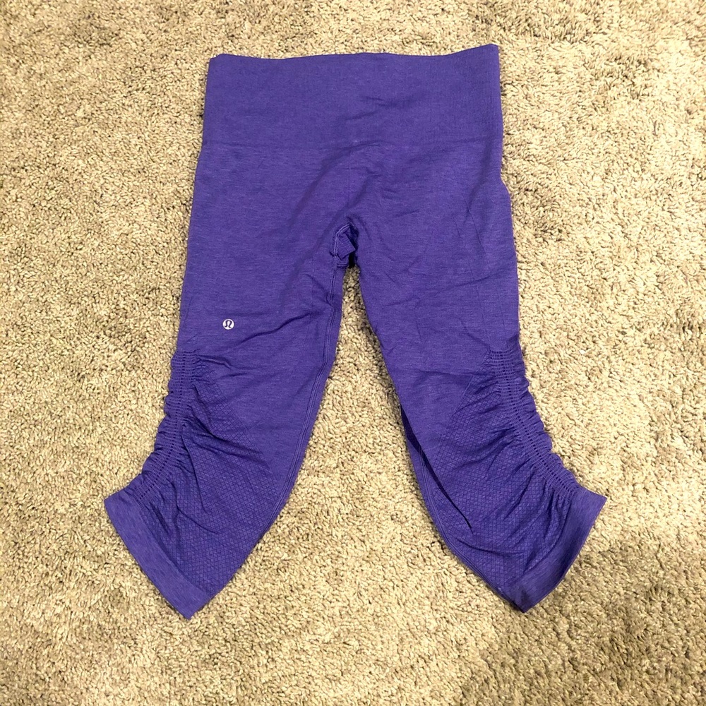 LULULEMON In the Flow Crop Size 4 Purple